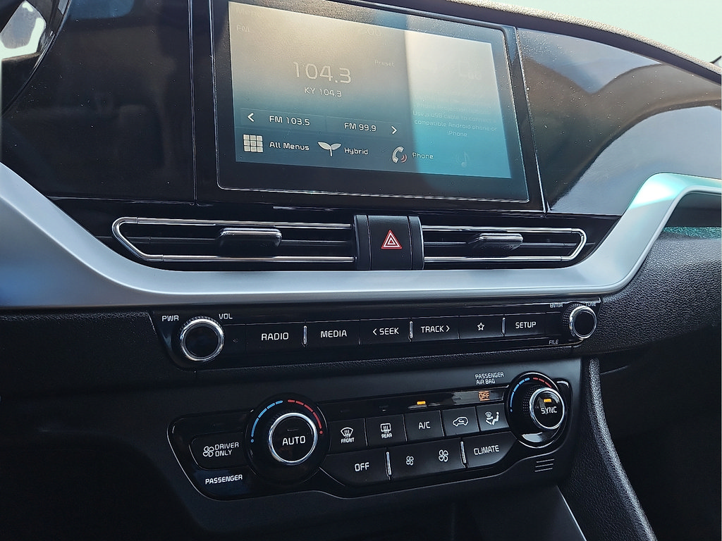 Used 2020 Kia Niro LX FWD image 17