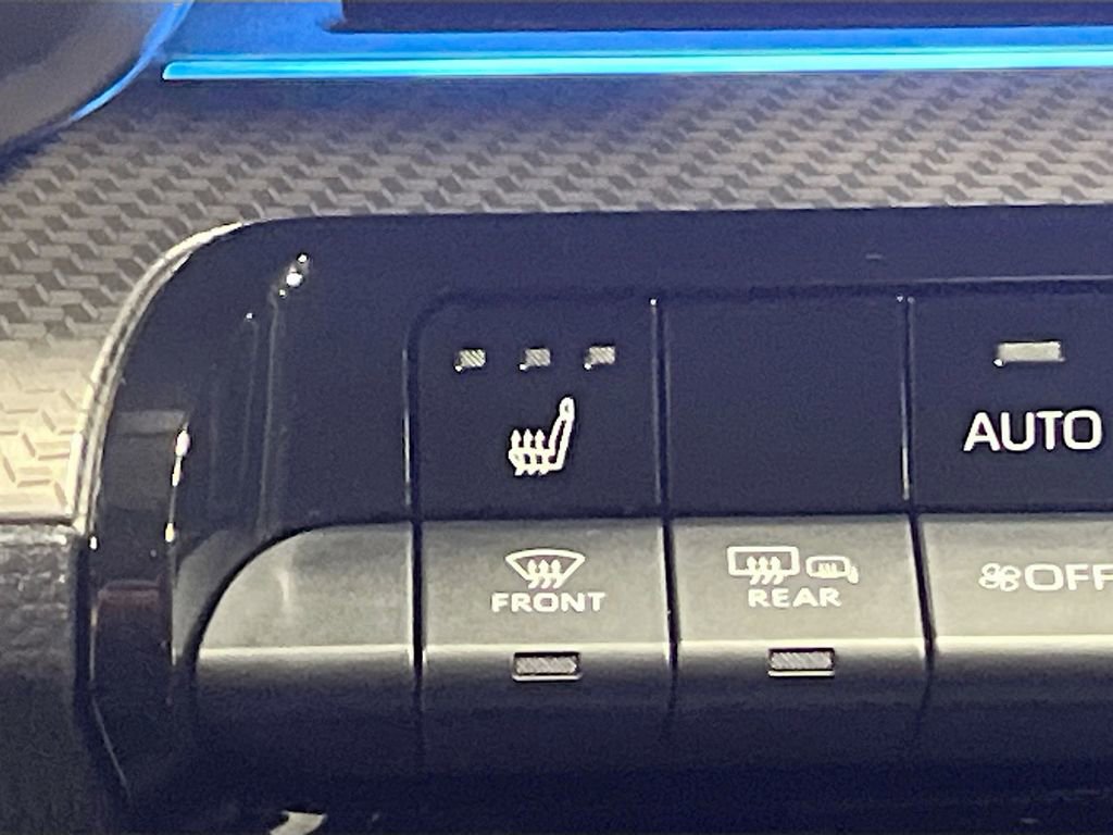 Used 2024 Toyota Prius XLE AWD/4WD image 20