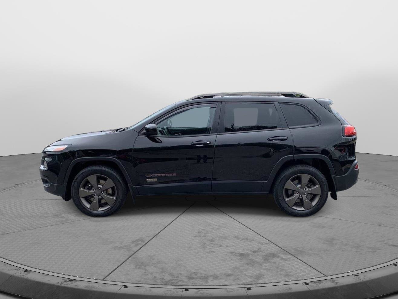 Used 2017 Jeep Cherokee 75th Anniversary AWD/4WD image 6