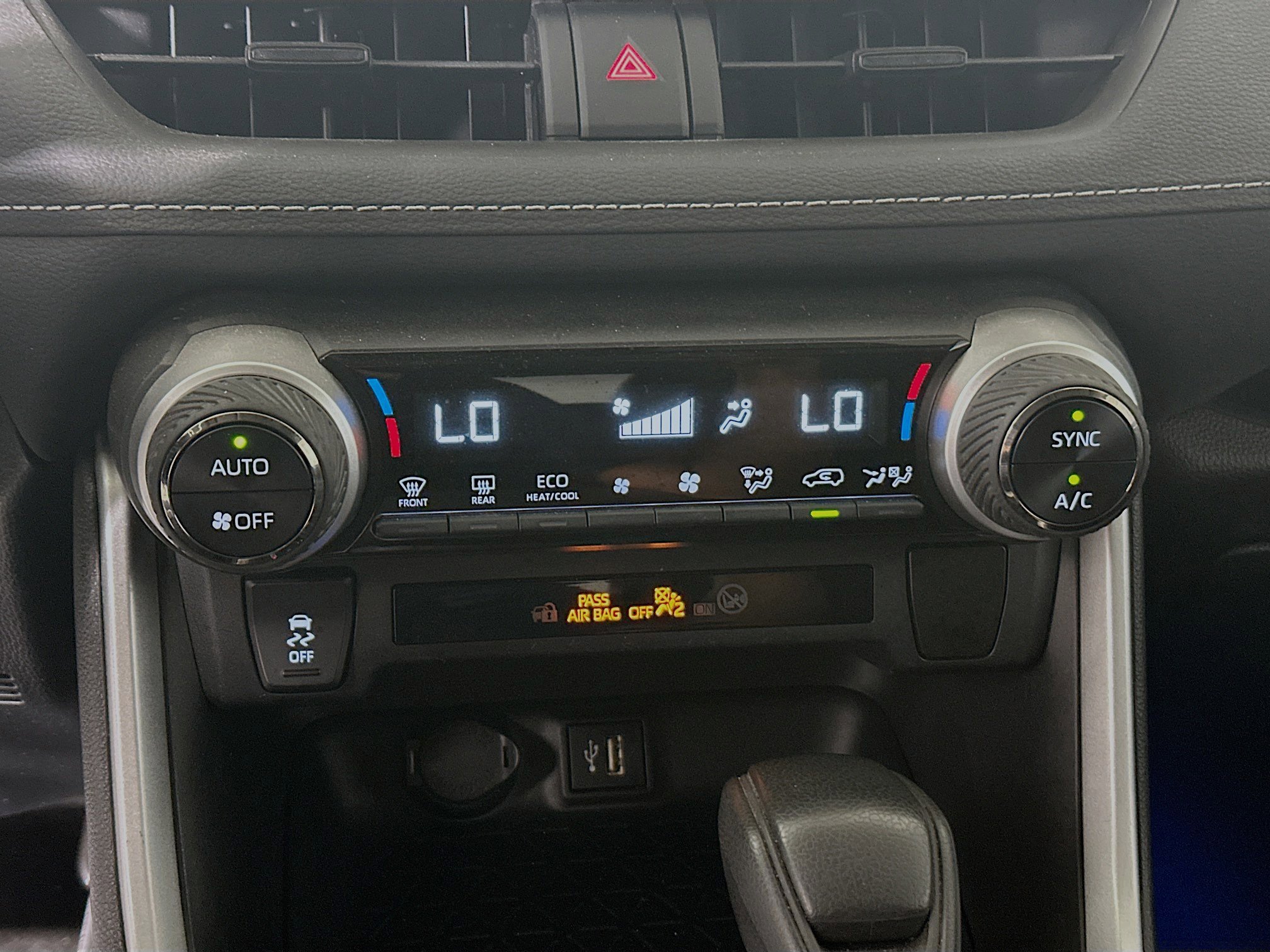 Used 2024 Toyota RAV4 LE AWD/4WD image 22