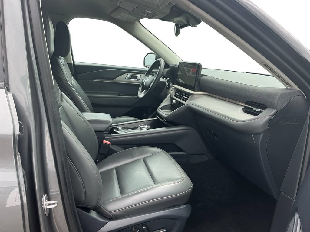 Used 2025 Ford Explorer Active w/ Active Comfort Package AWD/4WD image 22