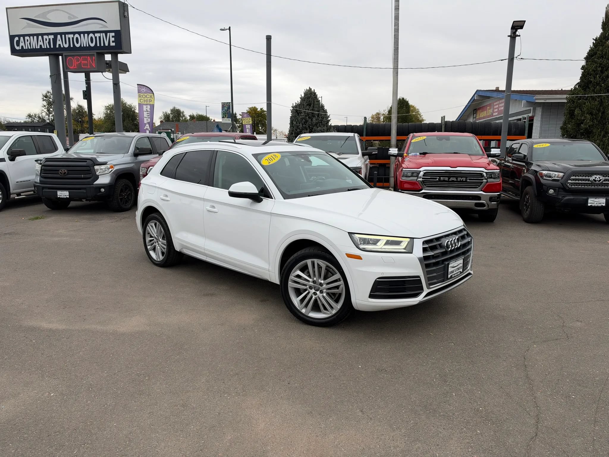 Used 2018 Audi Q5 2.0T Premium Plus w/ Premium Plus Package AWD/4WD image 2