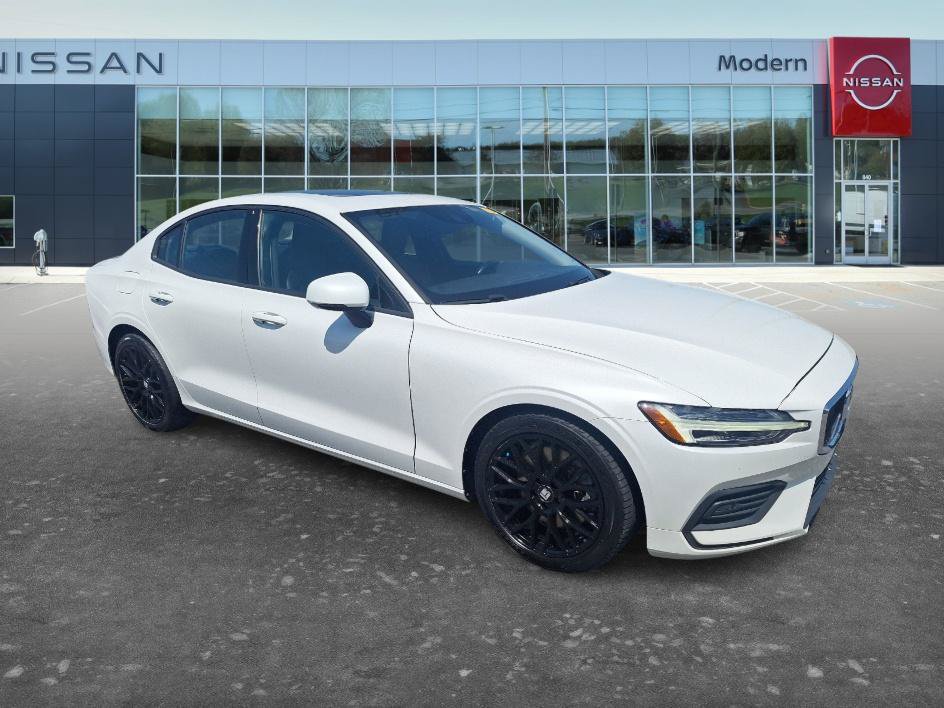 Used 2020 Volvo S60 T6 Momentum AWD/4WD image 3
