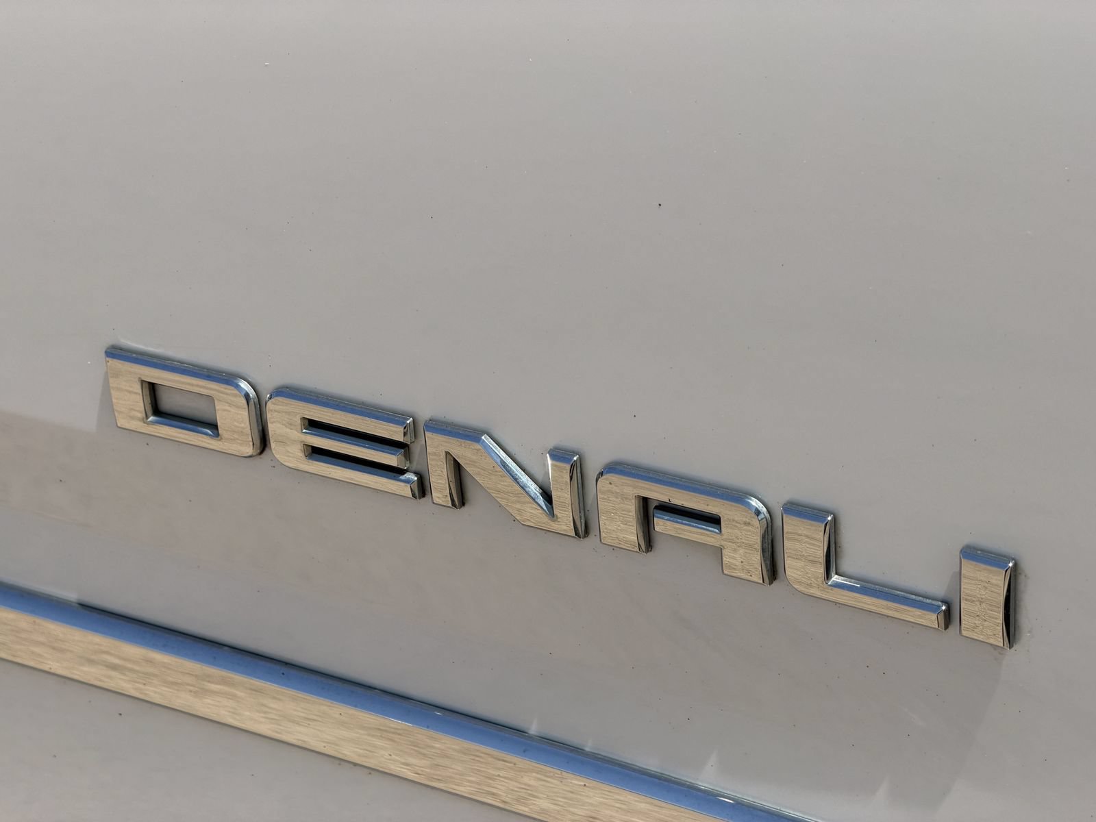 Used 2016 GMC Yukon Denali w/ Open Road Package AWD/4WD image 11
