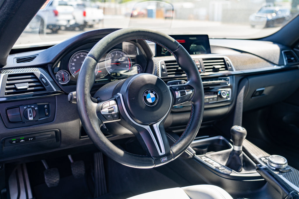 Used 2016 BMW M4 Coupe w/ Competition Package RWD image 12