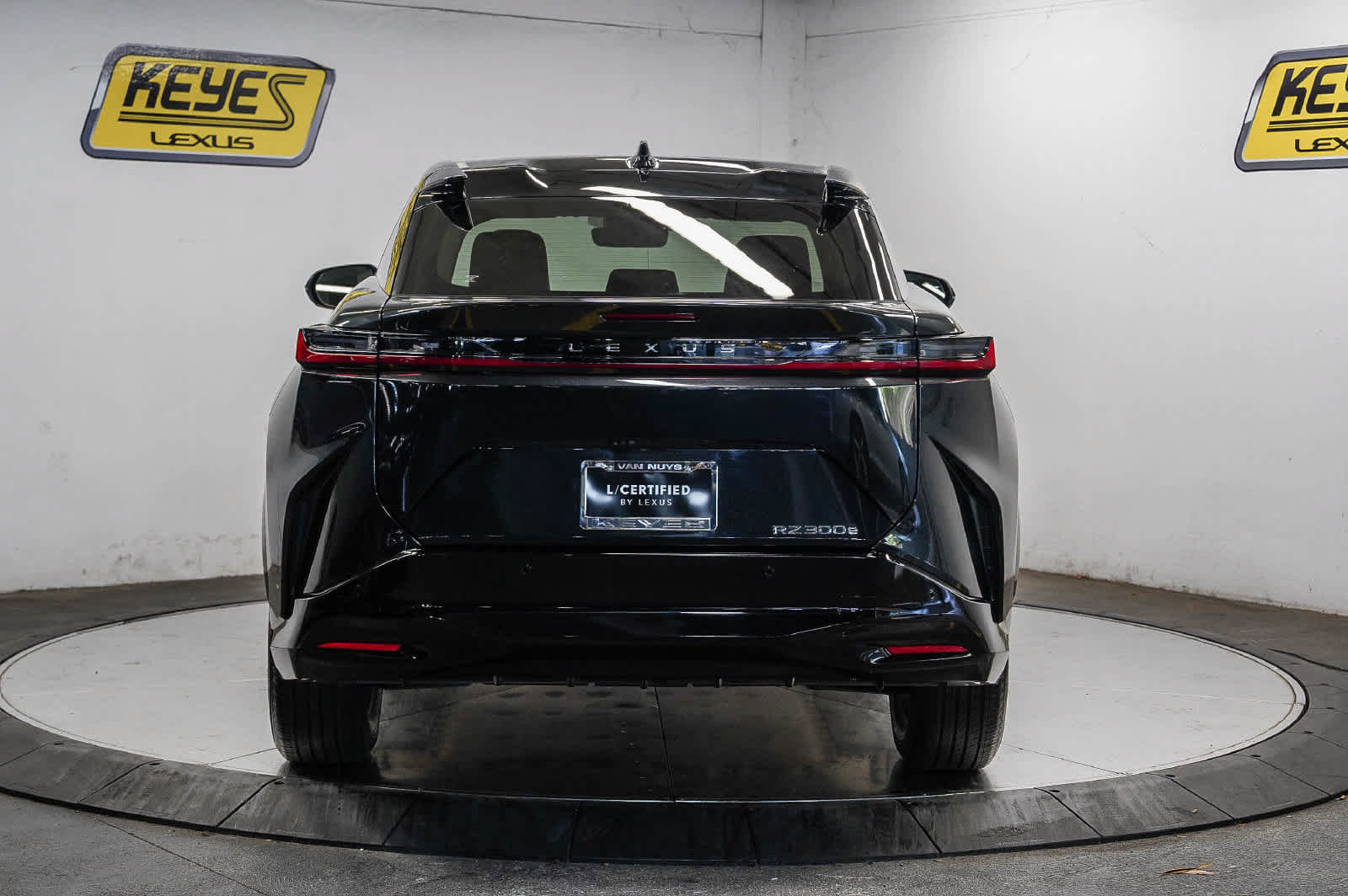 Used 2025 Lexus RZ 300e w/ Accessory Package (2T) FWD image 3
