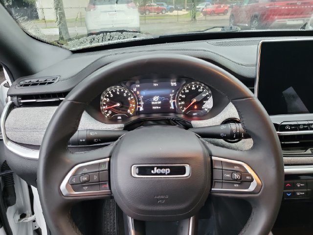 Used 2024 Jeep Compass Latitude AWD/4WD image 25