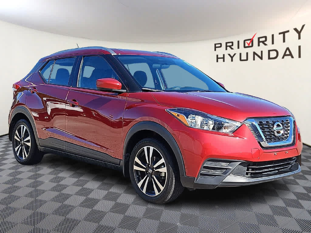Used 2018 Nissan Kicks SV FWD image 3