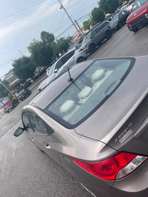 Used 2013 Hyundai Accent GLS FWD image 9