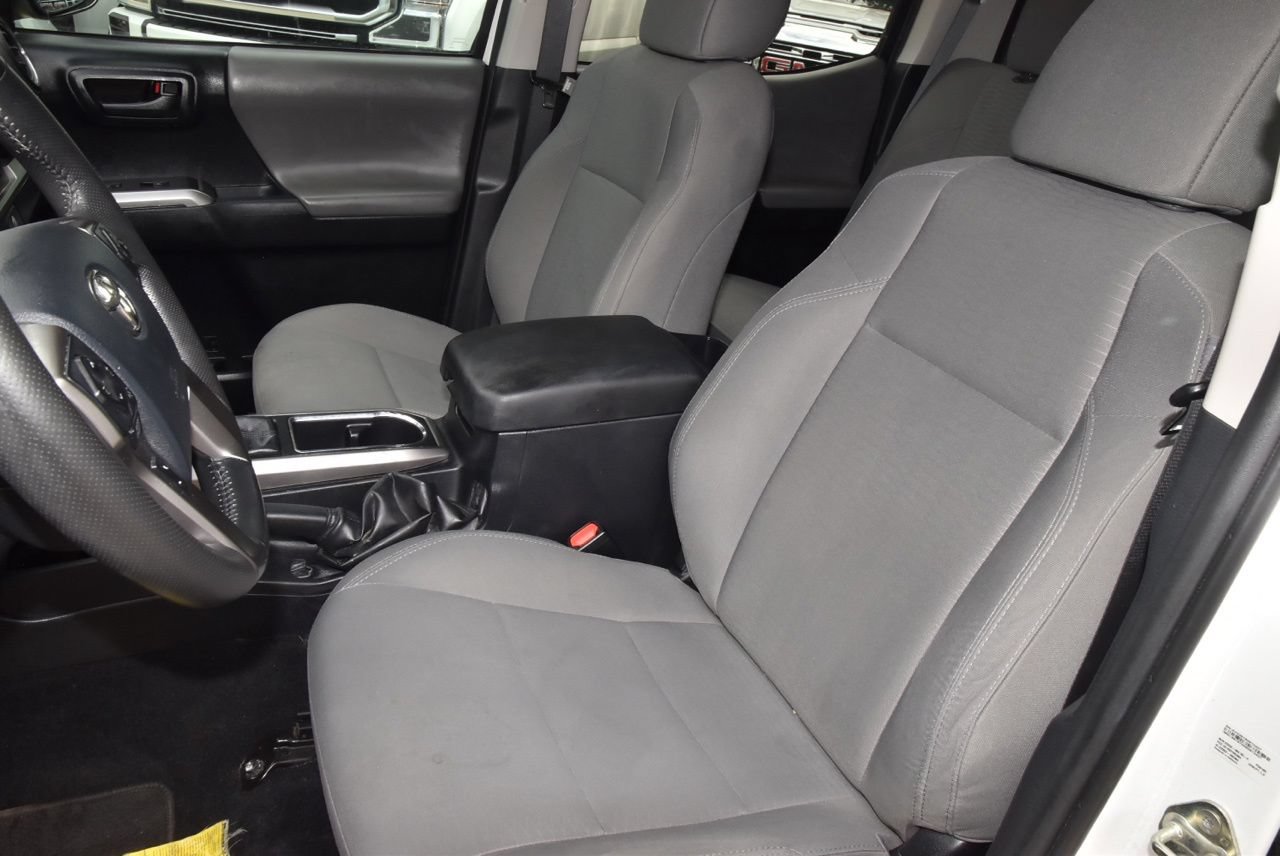 Used 2018 Toyota Tacoma SR5 AWD/4WD image 30