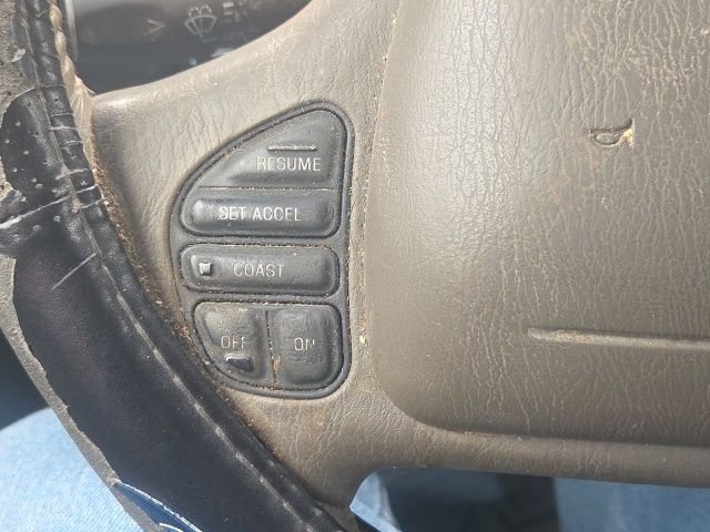 Used 2002 Lincoln Continental FWD image 36