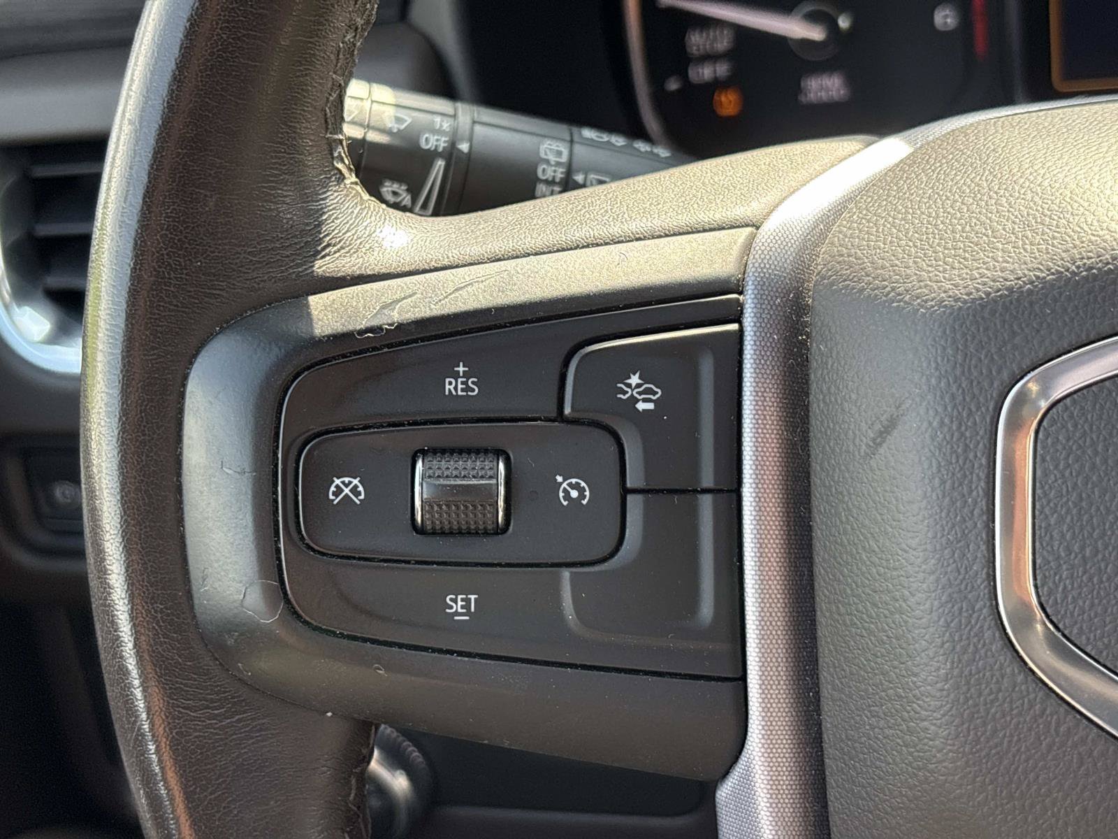Used 2021 GMC Yukon SLT w/ Rear Media and Nav Package AWD/4WD image 20