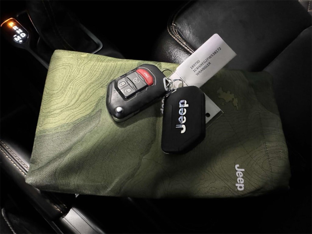Used 2023 Jeep Wrangler Altitude image 31