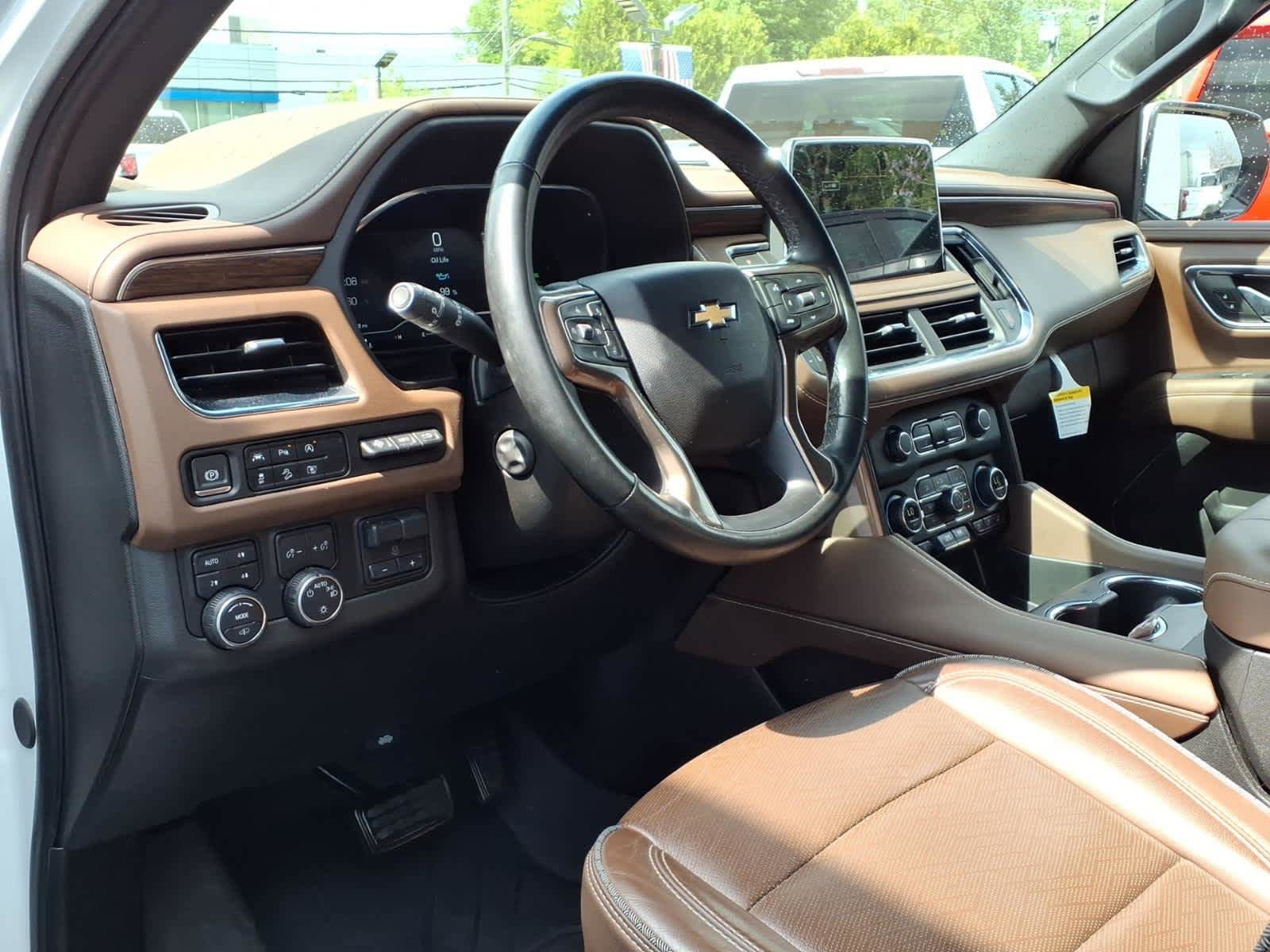 Used 2023 Chevrolet Suburban High Country AWD/4WD image 9