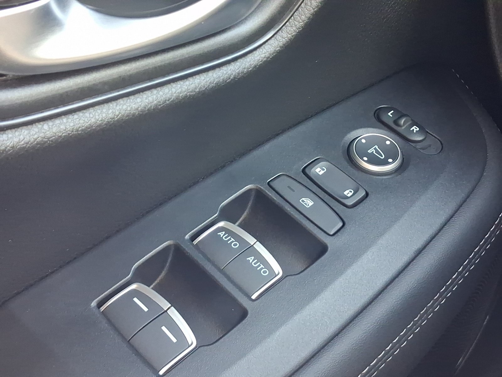 Used 2024 Honda HR-V EX-L image 13