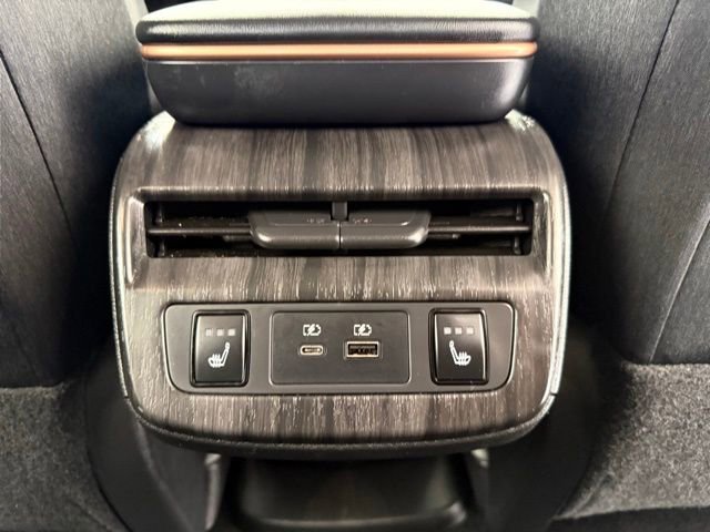 Used 2024 Nissan Ariya FWD image 25