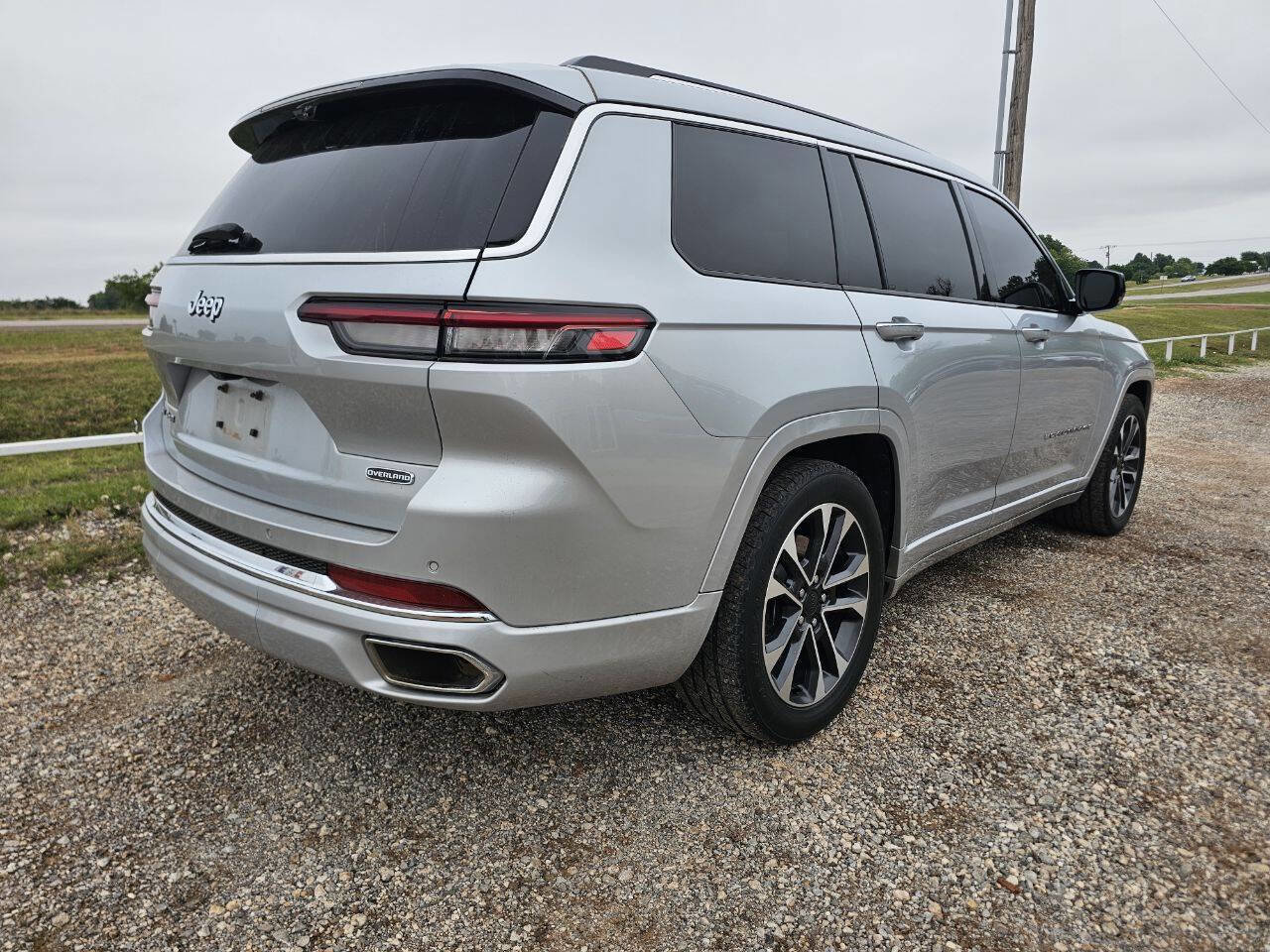 Used 2021 Jeep Grand Cherokee L Overland w/ Luxury Tech Group IV AWD/4WD image 7