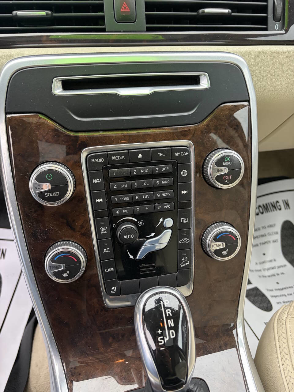 Used 2016 Volvo XC70 T5 Premier w/ Convenience Package image 12