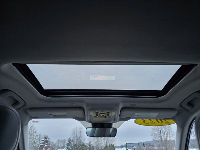 Used 2023 Toyota Highlander XLE image 23