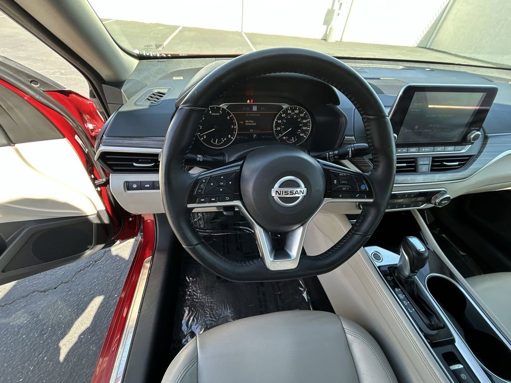 Used 2020 Nissan Altima 2.0 Platinum image 14