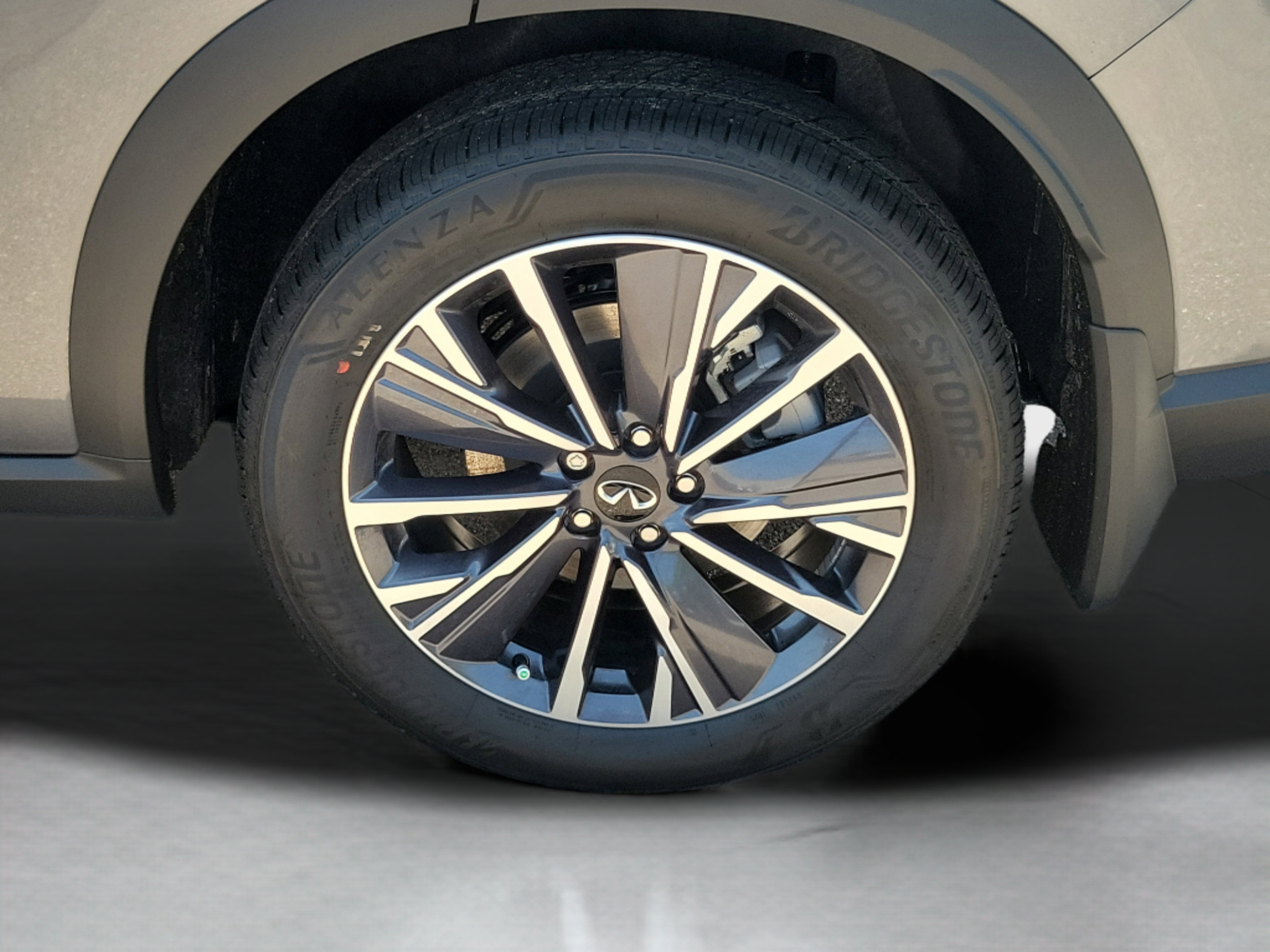 New 2026 INFINITI QX60 Luxe w/ Cargo Package FWD image 31