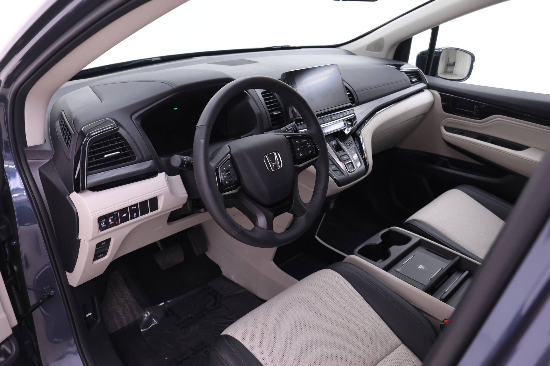 Certified 2026 Honda Odyssey Elite image 3