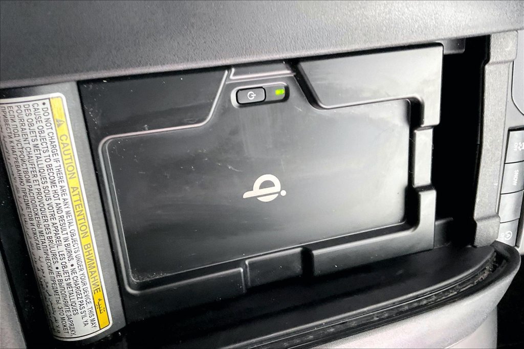 Used 2021 Toyota Highlander XLE FWD image 16