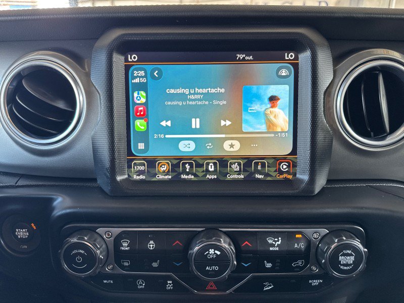 Used 2019 Jeep Wrangler Unlimited Sahara AWD/4WD image 22