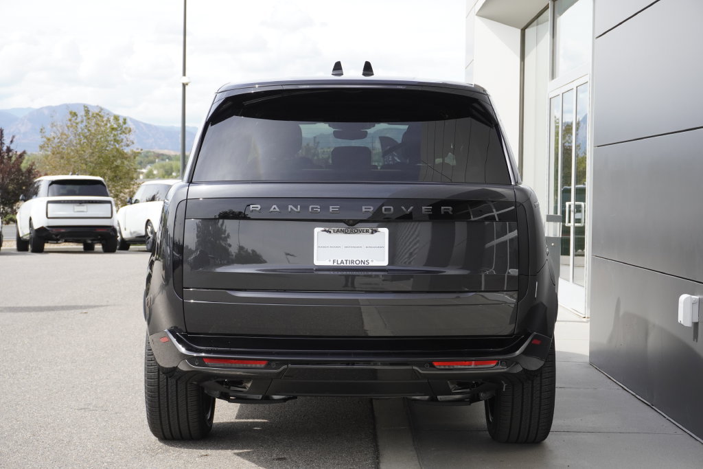 New 2027 Land Rover Range Rover Long Wheelbase SE AWD/4WD image 6