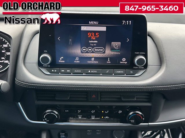 Used 2025 Nissan Rogue S AWD/4WD image 15