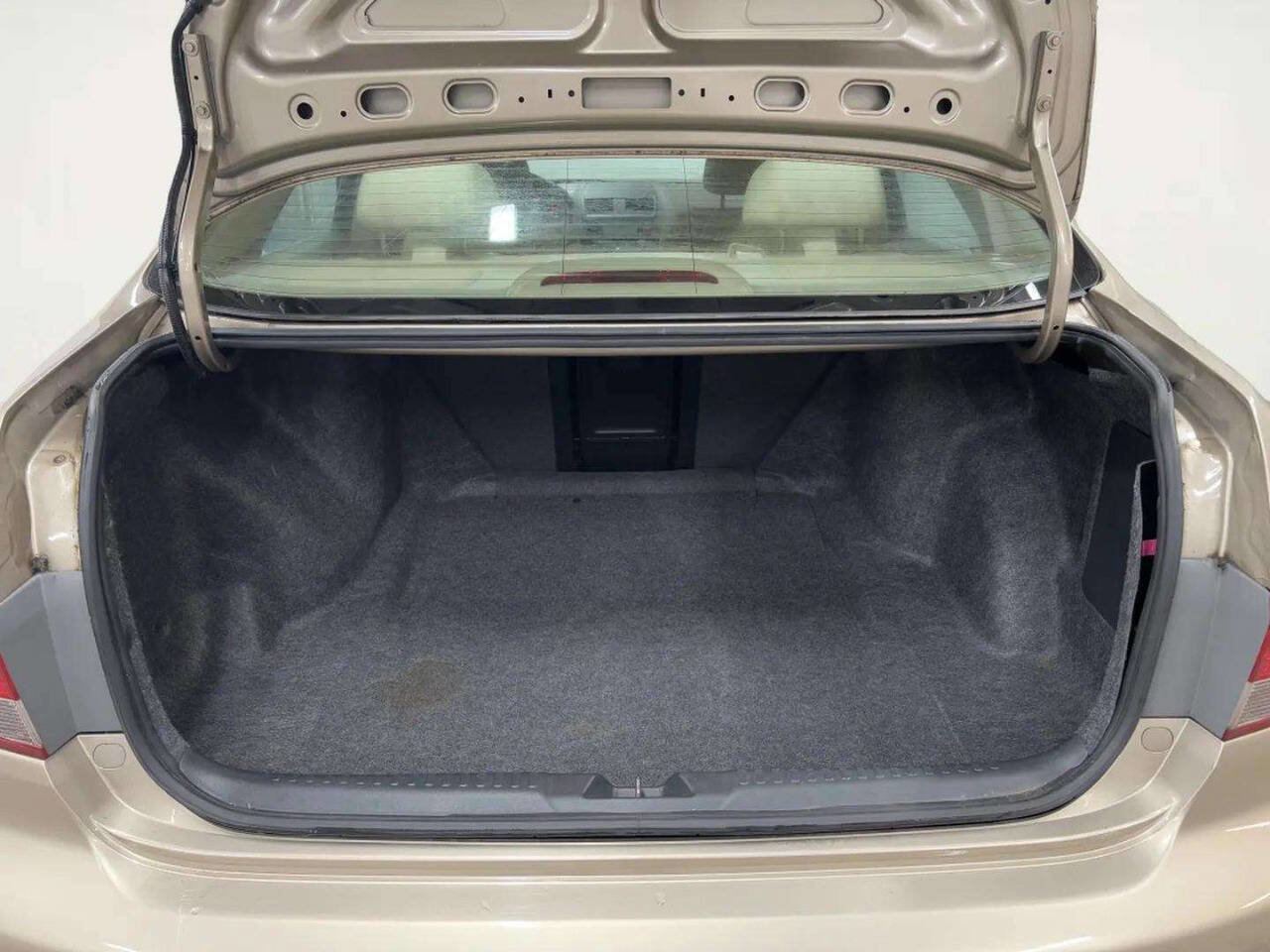 Used 2004 Honda Accord LX image 15