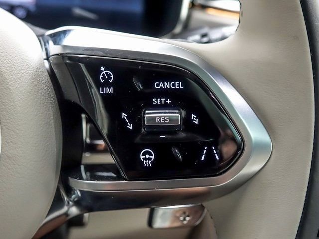 Used 2025 Jaguar F-PACE R-Dynamic S image 17