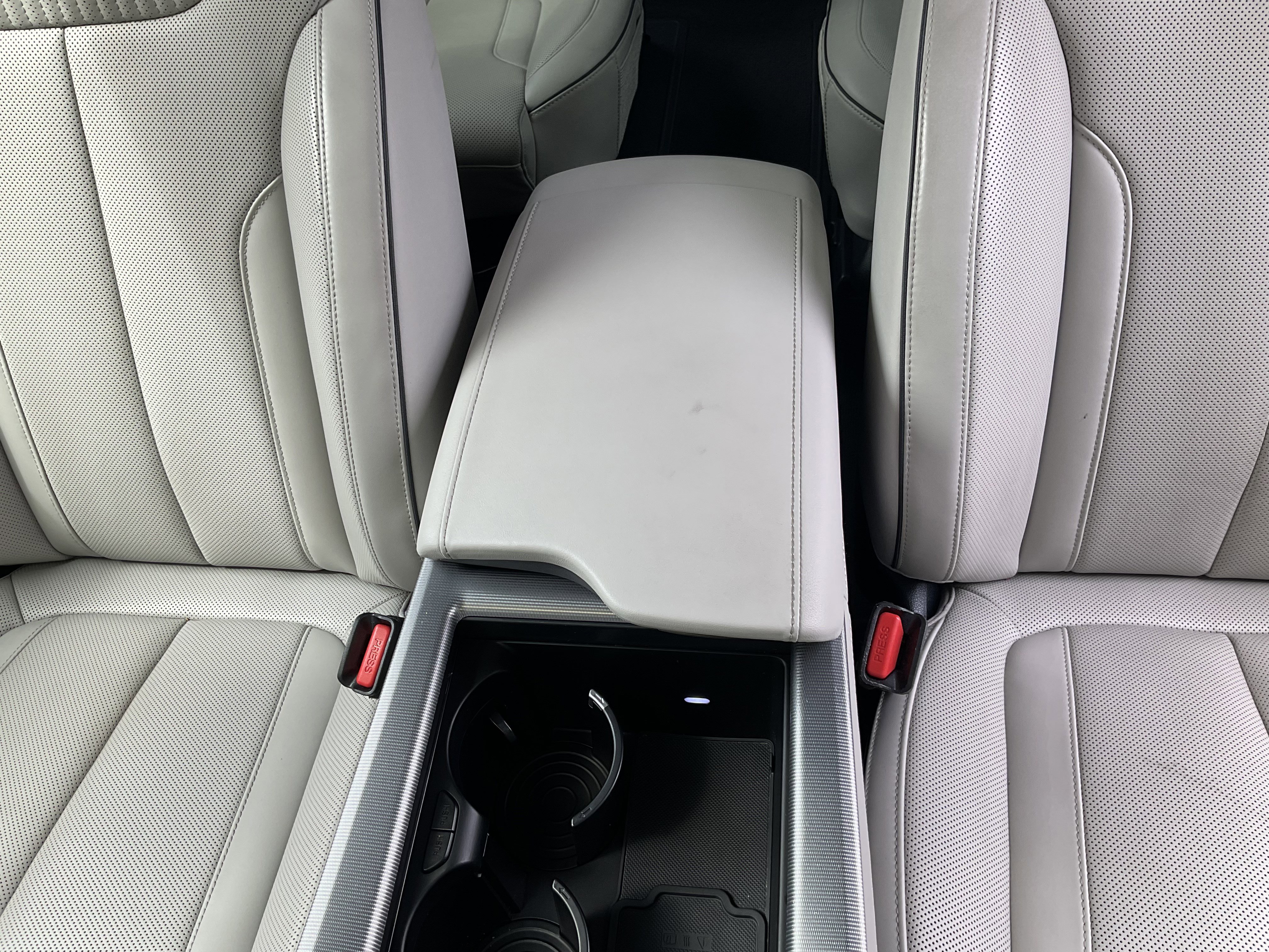 Used 2024 Hyundai Palisade Calligraphy image 24