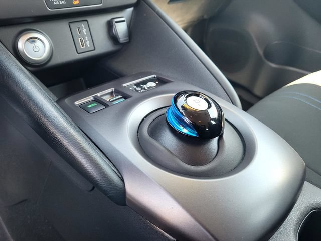 Certified 2025 Nissan Leaf S FWD image 21