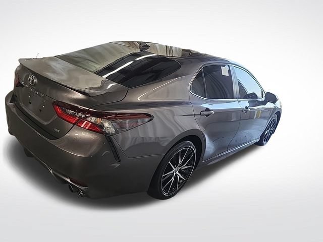 Used 2024 Toyota Camry SE FWD image 2