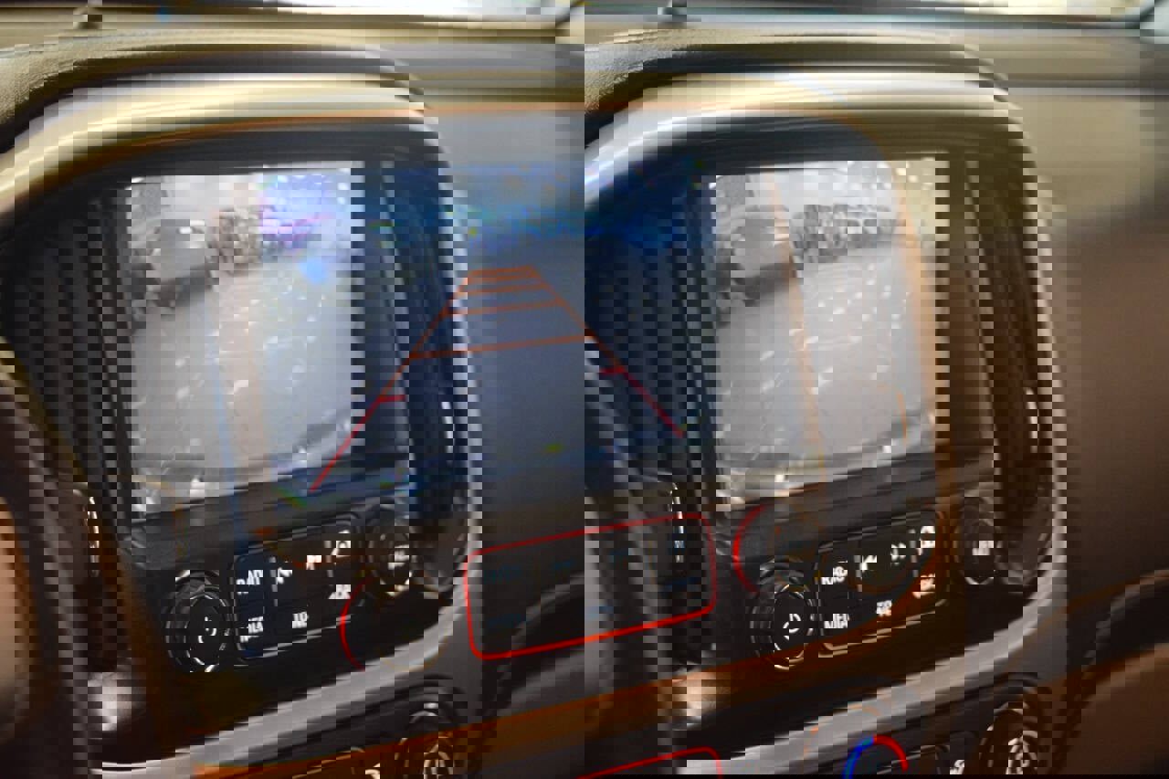 Used 2015 GMC Canyon SLT w/ Driver Alert Package image 81