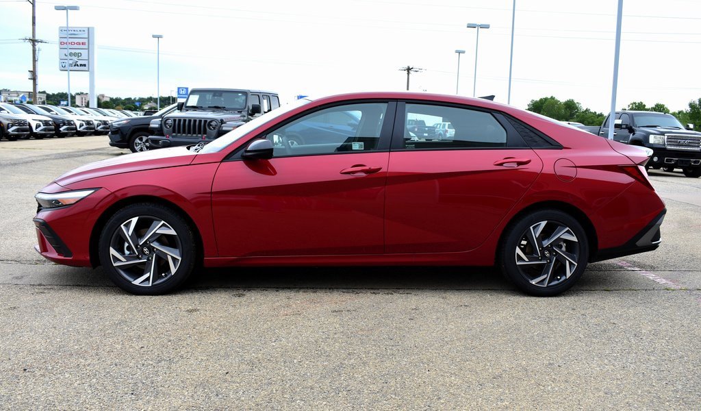 New 2025 Hyundai Elantra Sport image 5