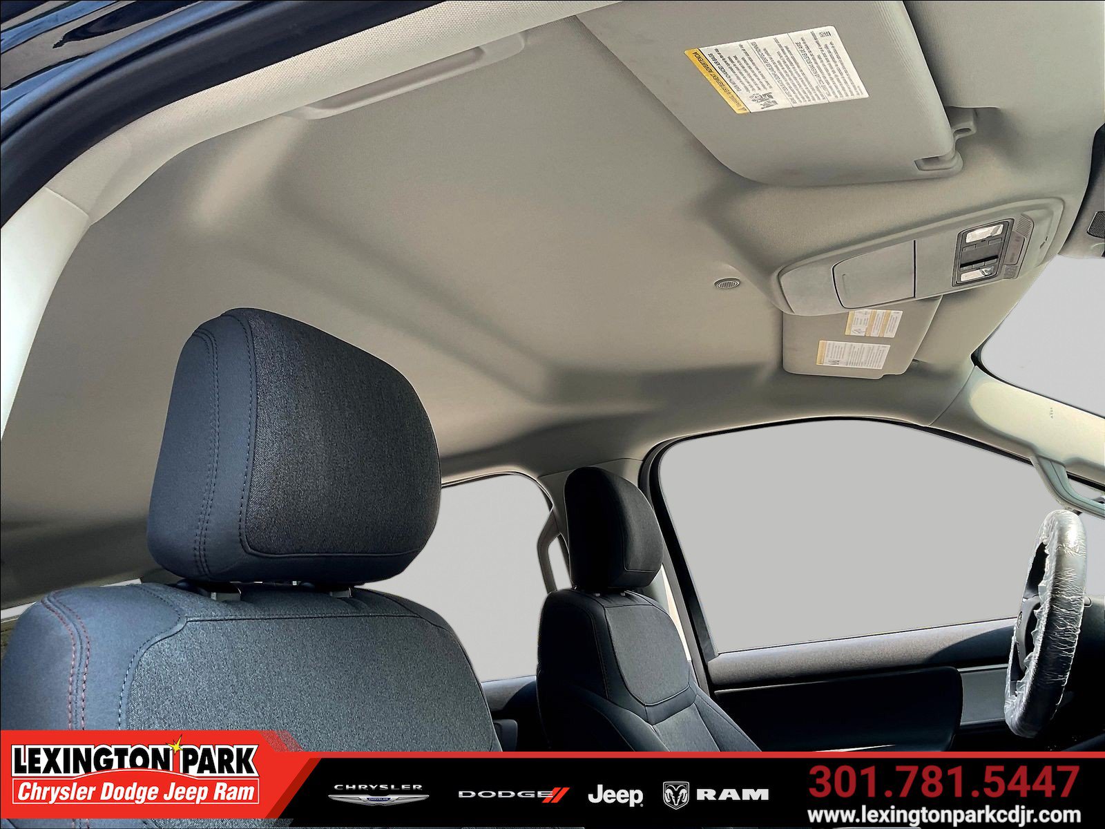 Used 2025 Ford Expedition Max Active AWD/4WD image 27