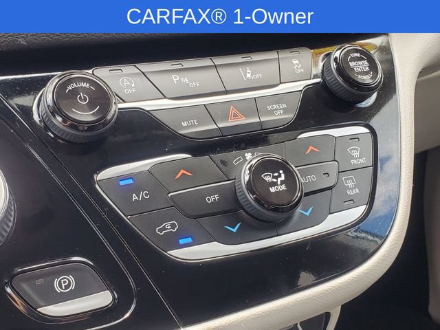 Used 2023 Chrysler Pacifica Touring-L FWD image 22