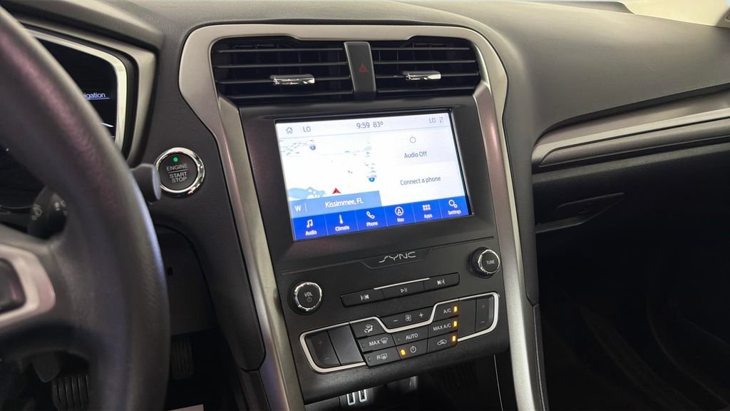 Used 2020 Ford Fusion SE FWD image 21