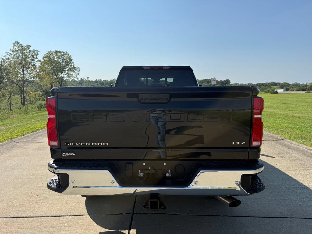 Used 2026 Chevrolet Silverado 2500 LTZ w/ LTZ Premium Package AWD/4WD image 4