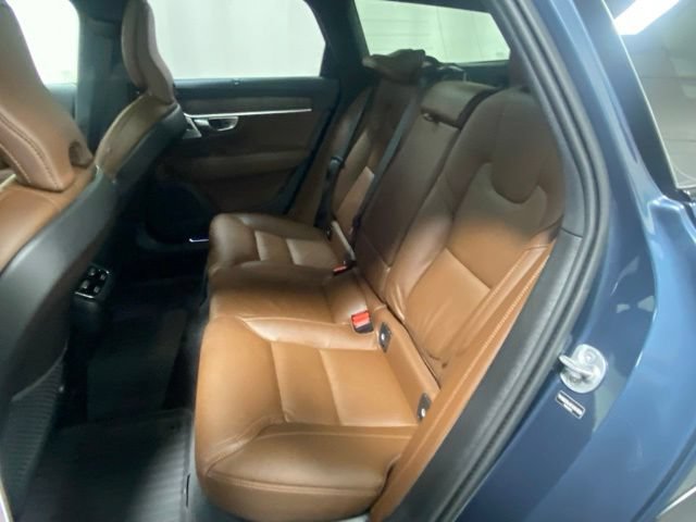 Used 2025 Volvo V90 B6 Cross Country Ultra AWD/4WD image 14