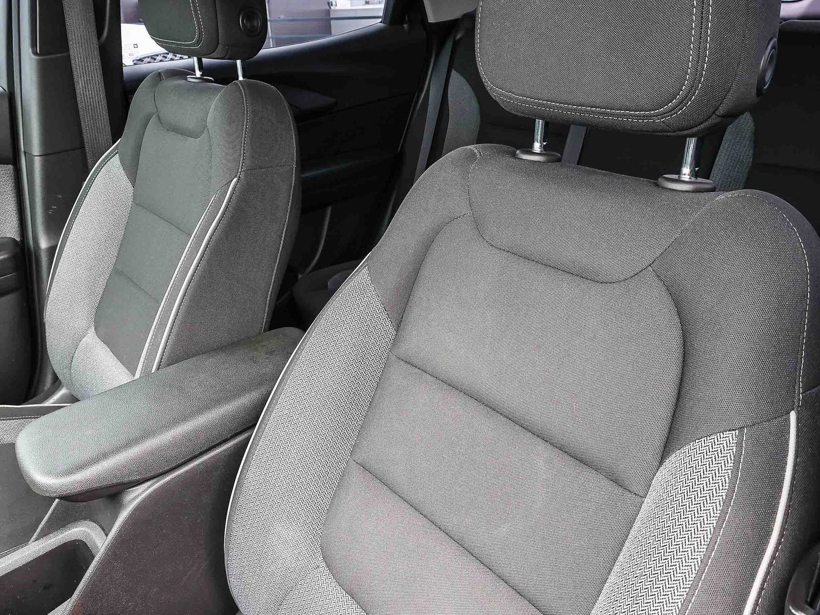 Used 2024 Chevrolet TrailBlazer LS w/ LS Confidence Package FWD image 28