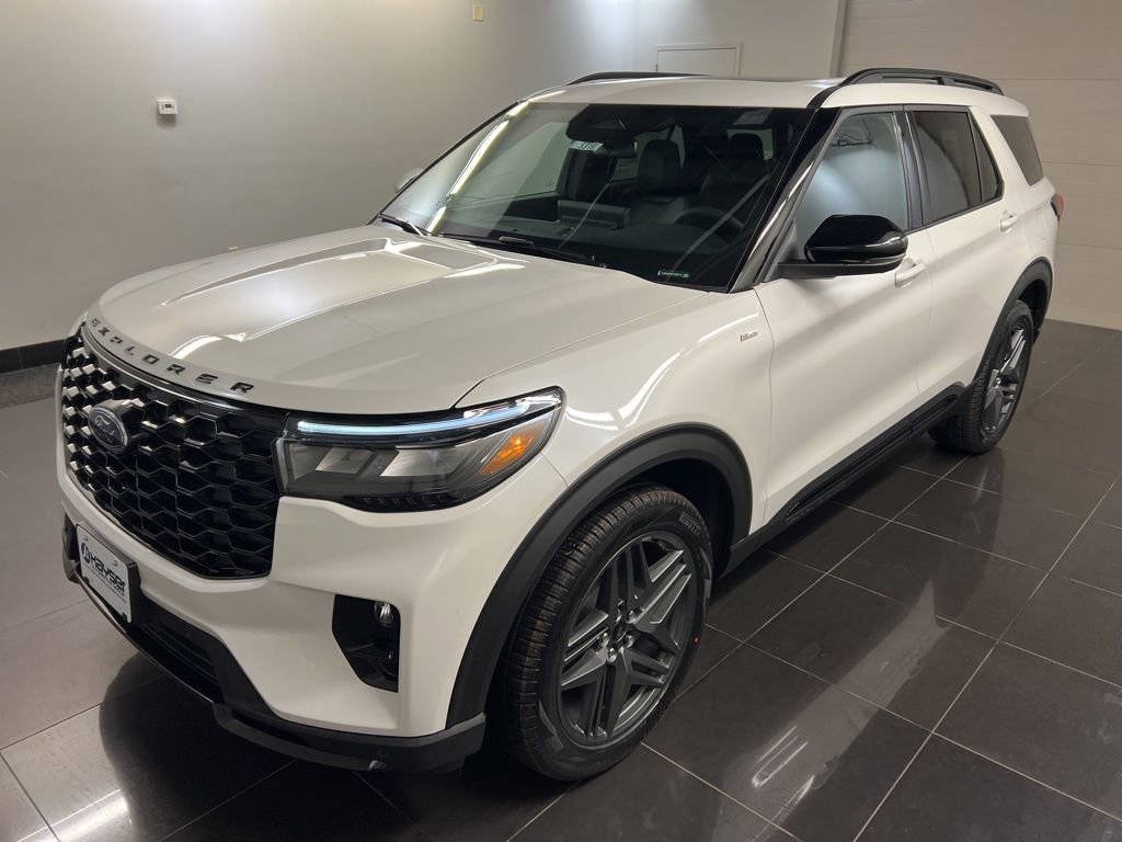 New 2026 Ford Explorer ST-Line w/ ST-Line Street Pack AWD/4WD image 3