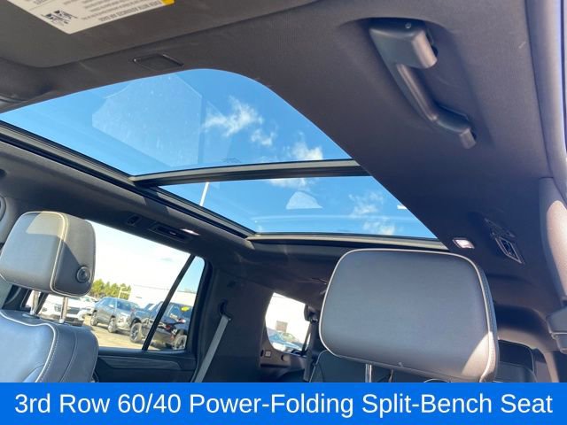 Used 2023 GMC Yukon SLT w/ SLT Premium Package image 16