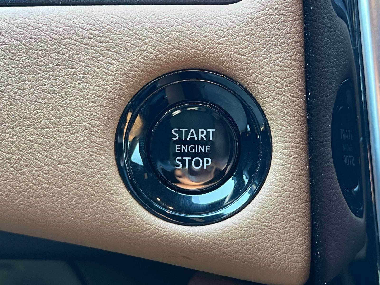 Used 2025 Nissan Armada Platinum Reserve image 16