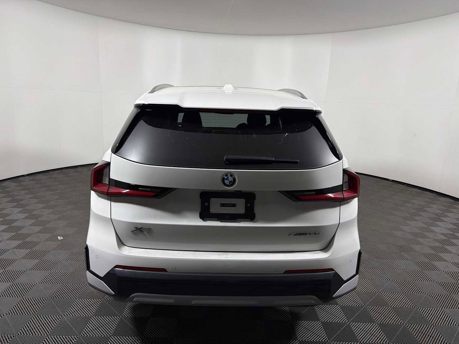 New 2026 BMW X1 xDrive28i w/ Convenience Package image 2