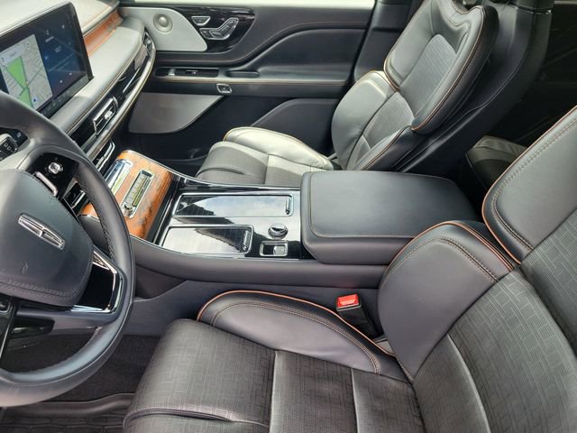 Used 2025 Lincoln Aviator Black Label AWD/4WD image 25
