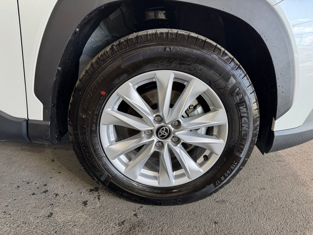 New 2026 Toyota Corolla Cross LE FWD image 9