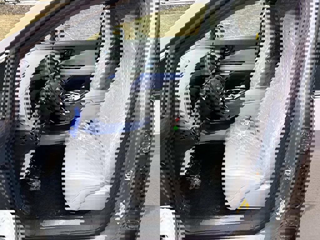 New 2026 Cadillac Optiq Luxury 1 w/ LPO, Floor Liner Package AWD/4WD image 8